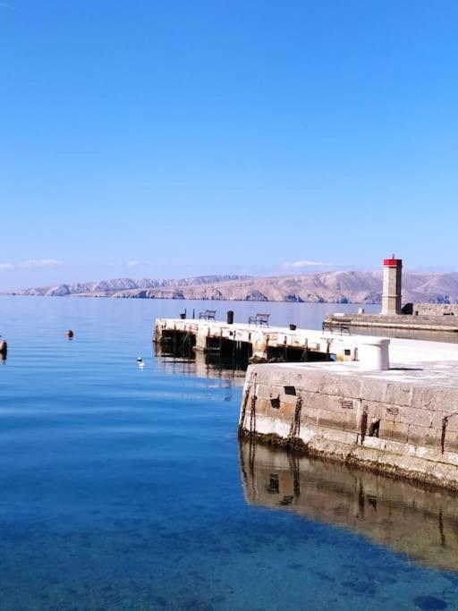 Novouredeni Stan S Balkonom I Pogledom Na More Senj  Luaran gambar